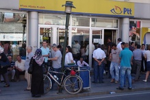 I used to say that Polish post offices were crowded...